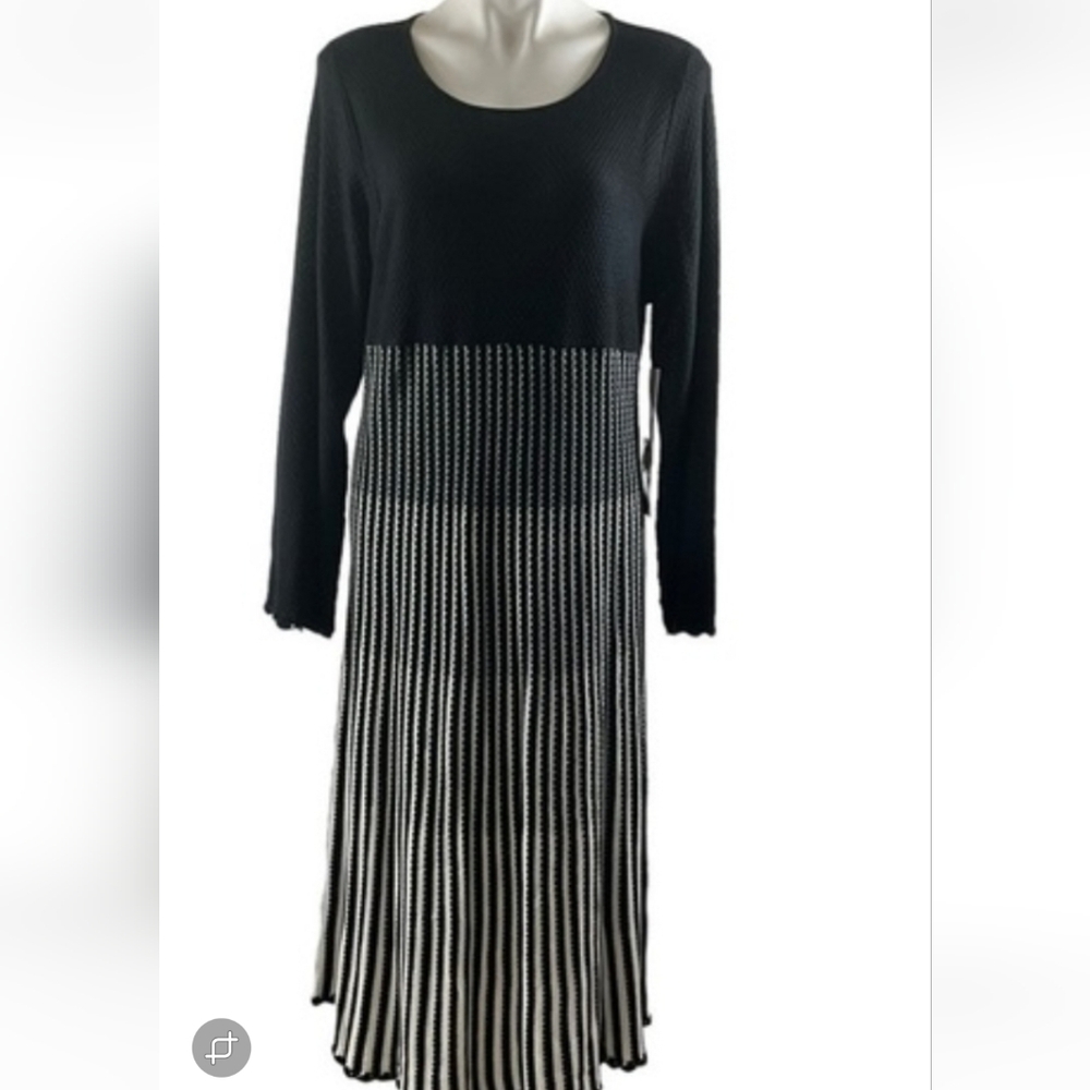 Ashro Black & White Long Sleeve Sweater Knit Midi Dress. Black / White Stripe.